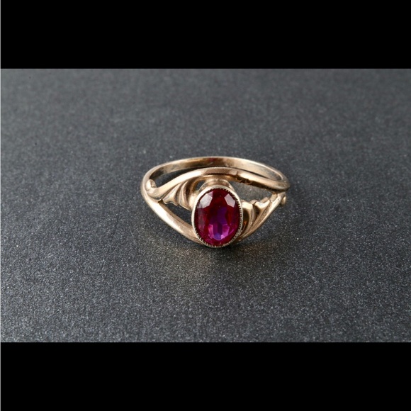 Elegant Gold and Ruby Ring sz 9.25 - Picture 10 of 10